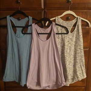 Lululemon tank lot